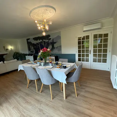Villa 4 Chambres Wifi, Climatisation, Jardin *